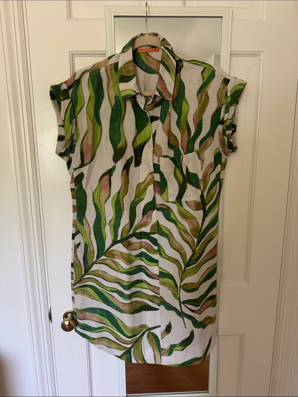 Oliphant Leaf-Print Short Sleeve Shirt Dress in Green and Cream